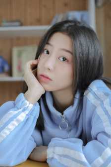 年轻女老师在线观看